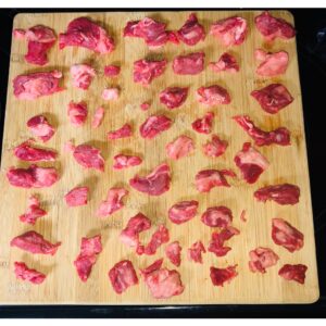 BEEF DCD MEAT 3/4″ FZ 2-5#AVG HALP | Styled