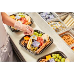 Smuckers Grape Jelly 200/.5oz | Styled